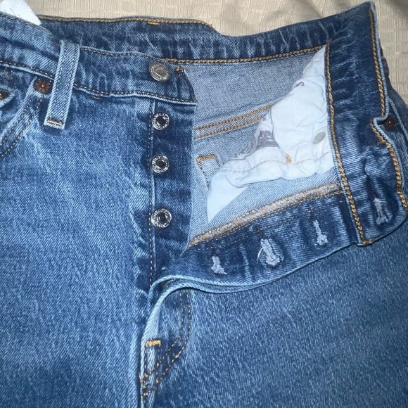 EUC Levi's 501 Men's Blue Jeans - Picture 5 of 8